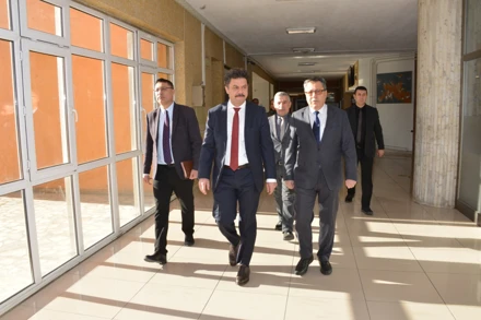 Rektör Yılmaz’dan Edebiyat Fakültesine ziyaret